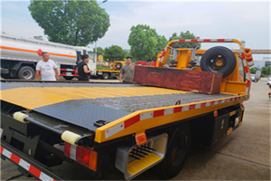 商城附近拖车电话号码服务